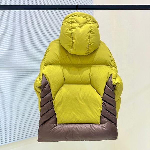 【モンクレール】Jaramaショートダウンジャケット 偽物 フード付き ロゴ moh83701